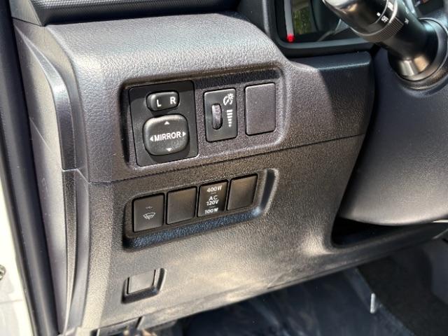Toyota 4Runner RWD 4dr V6 SR5 Premium (Natl) 2015