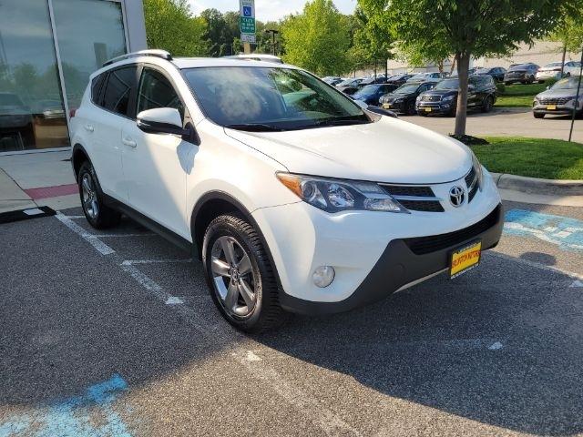 Toyota RAV4 AWD 4dr XLE (Natl) 2015