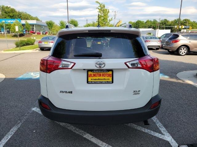 Toyota RAV4 AWD 4dr XLE (Natl) 2015