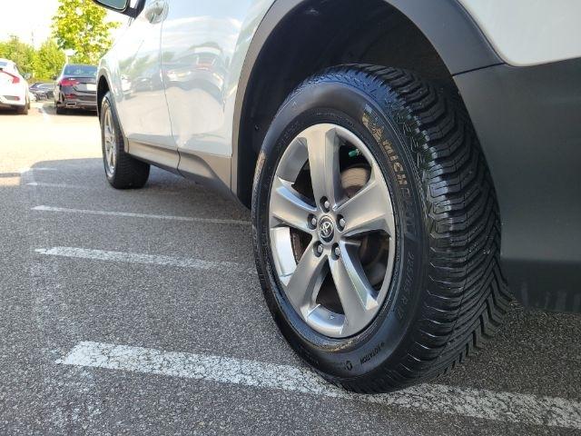 Toyota RAV4 AWD 4dr XLE (Natl) 2015