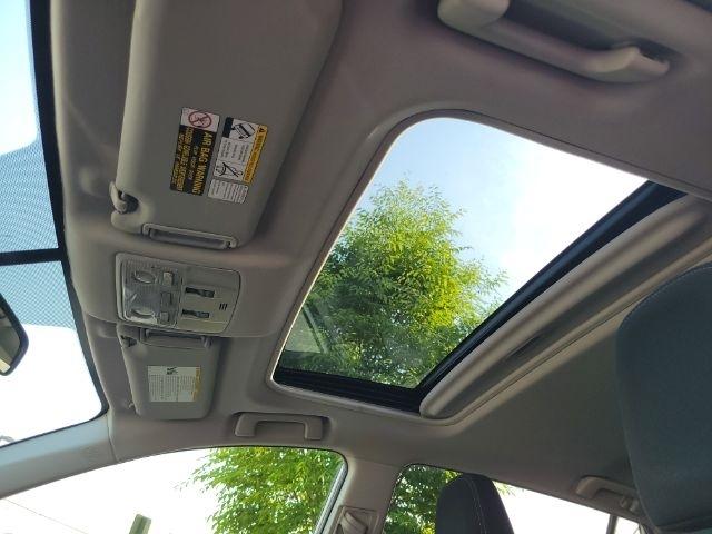 Toyota RAV4 AWD 4dr XLE (Natl) 2015