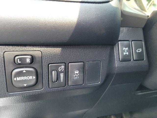 Toyota RAV4 AWD 4dr XLE (Natl) 2015