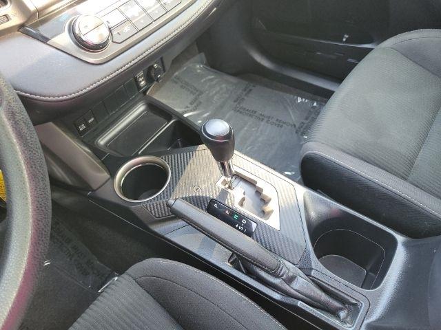 Toyota RAV4 AWD 4dr XLE (Natl) 2015