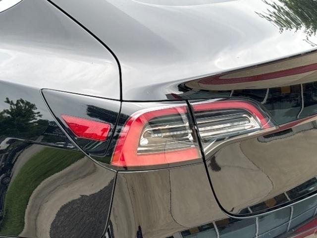 Tesla Model 3 Mid Range Battery RWD 2018