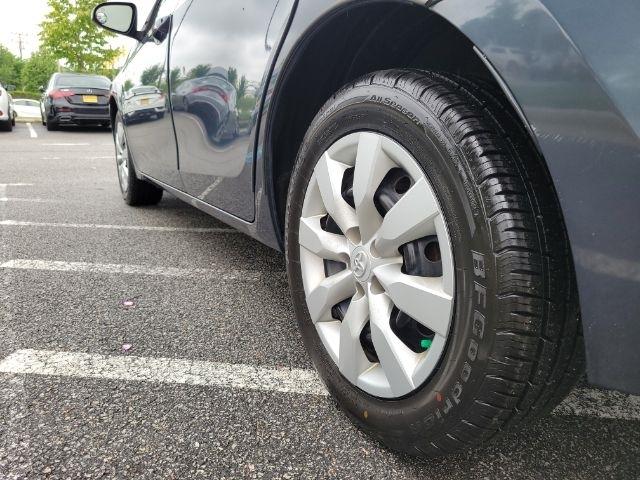 Toyota Corolla 4dr Sdn CVT LE Premium (Natl) 2015