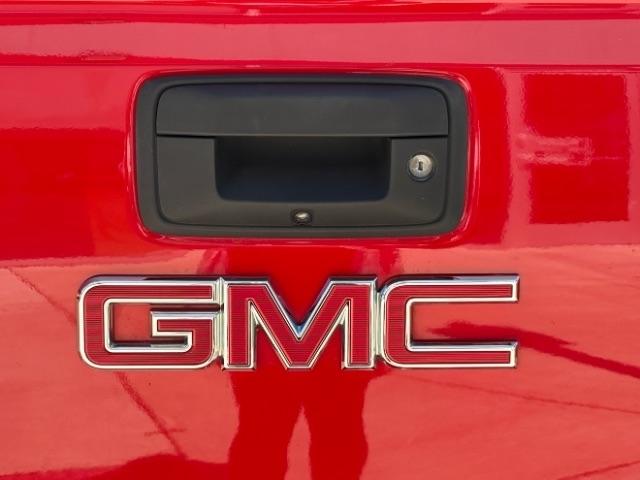 GMC Sierra 1500 4WD Crew Cab 143.5" SLT 2018