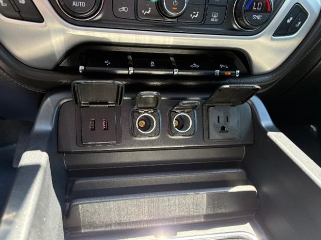 GMC Sierra 1500 4WD Crew Cab 143.5" SLT 2018