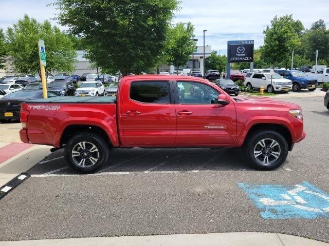 Toyota Tacoma TRD Off Road Double Cab 5' Bed V6 4x4 MT (Natl) 2017