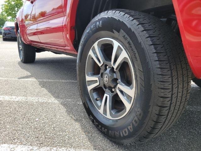 Toyota Tacoma TRD Off Road Double Cab 5' Bed V6 4x4 MT (Natl) 2017