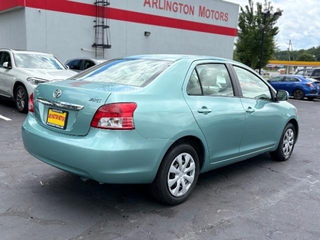 Toyota Yaris 4dr Sdn Man (Natl) 2010