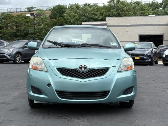 Toyota Yaris 4dr Sdn Man (Natl) 2010