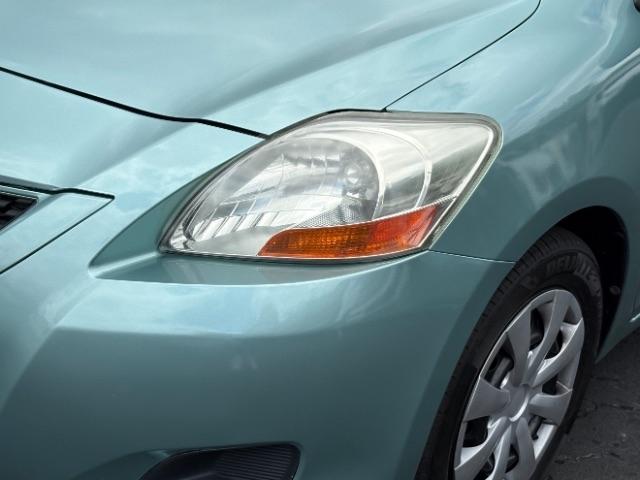 Toyota Yaris 4dr Sdn Man (Natl) 2010