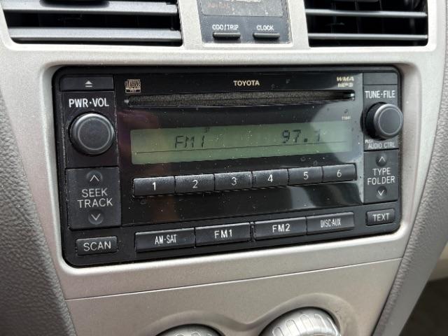 Toyota Yaris 4dr Sdn Man (Natl) 2010