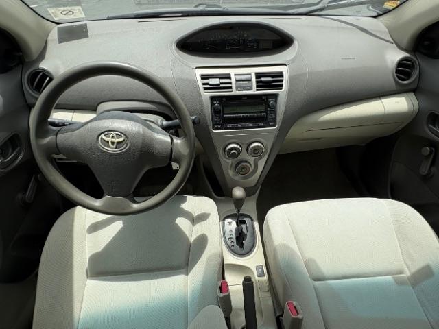 Toyota Yaris 4dr Sdn Man (Natl) 2010