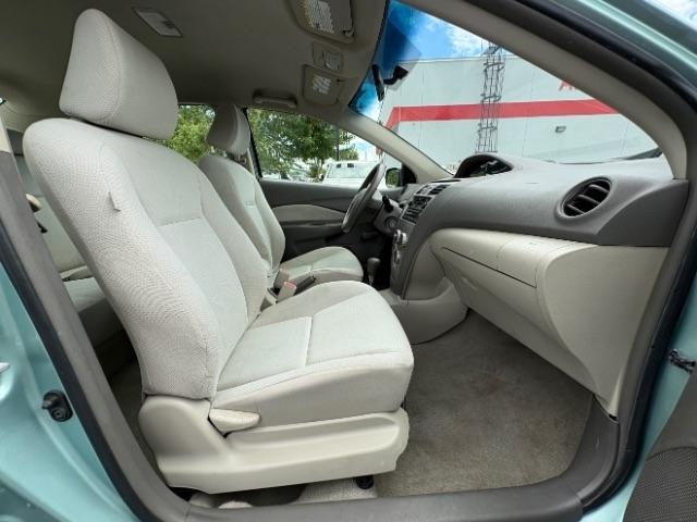 Toyota Yaris 4dr Sdn Man (Natl) 2010