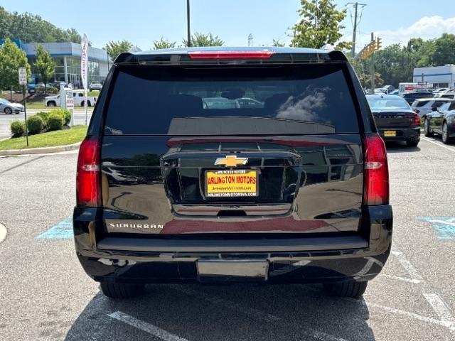 Chevrolet Suburban 4WD 4dr 1500 LT 2018