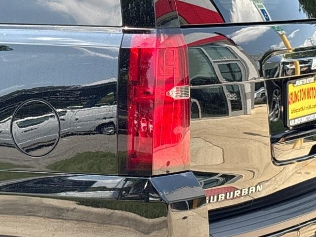 Chevrolet Suburban 4WD 4dr 1500 LT 2018