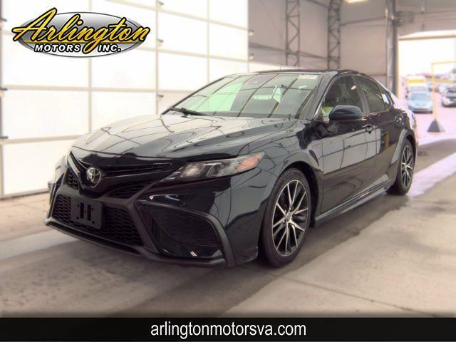 Toyota Camry SE Auto (Natl) 2021