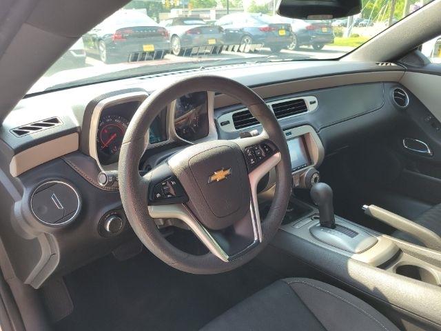 Chevrolet Camaro 2dr Cpe LS w/2LS 2015