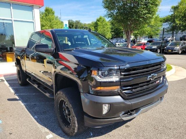 Chevrolet Silverado 1500 4WD Crew Cab 143.5" LT w/2LT 2017