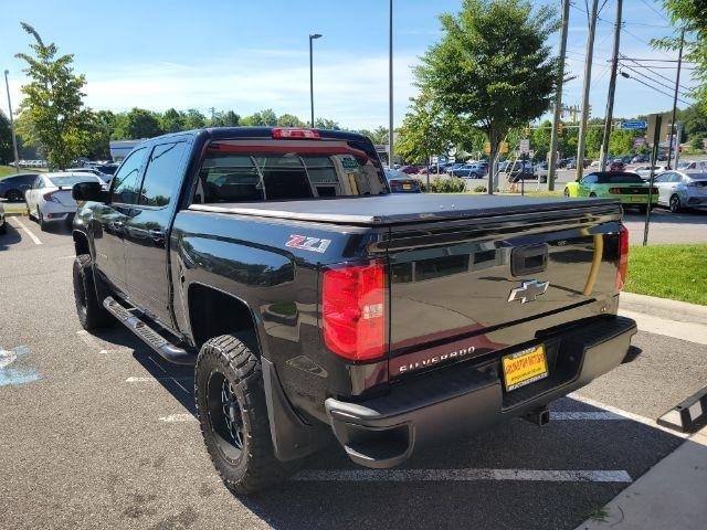 Chevrolet Silverado 1500 4WD Crew Cab 143.5" LT w/2LT 2017