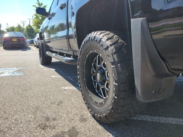 Chevrolet Silverado 1500 4WD Crew Cab 143.5" LT w/2LT 2017