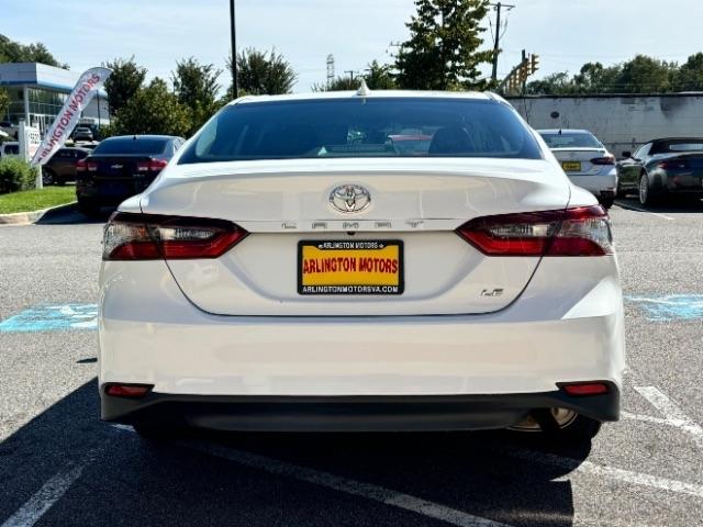 Toyota Camry LE Auto (Natl) 2021