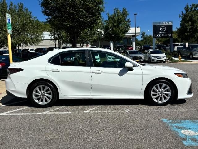 Toyota Camry LE Auto (Natl) 2021