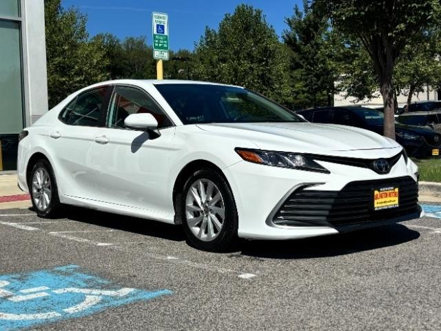 Toyota Camry LE Auto (Natl) 2021