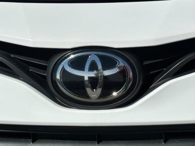 Toyota Camry LE Auto (Natl) 2021
