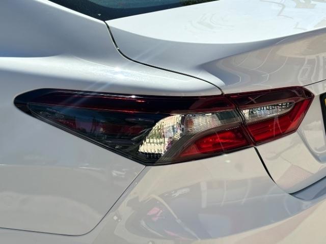 Toyota Camry LE Auto (Natl) 2021
