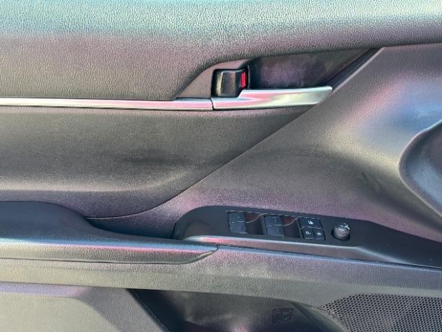 Toyota Camry LE Auto (Natl) 2021