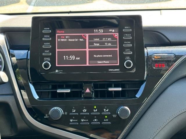 Toyota Camry LE Auto (Natl) 2021