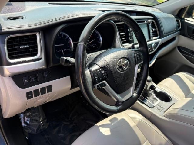 Toyota Highlander XLE V6 AWD (Natl) 2019