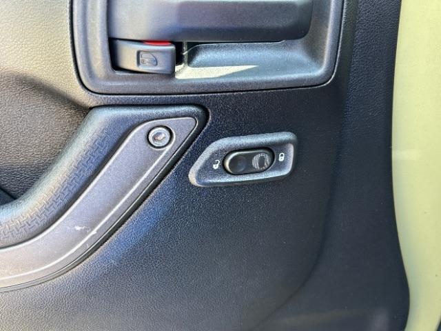 Jeep Wrangler 4WD 2dr Sport 2013