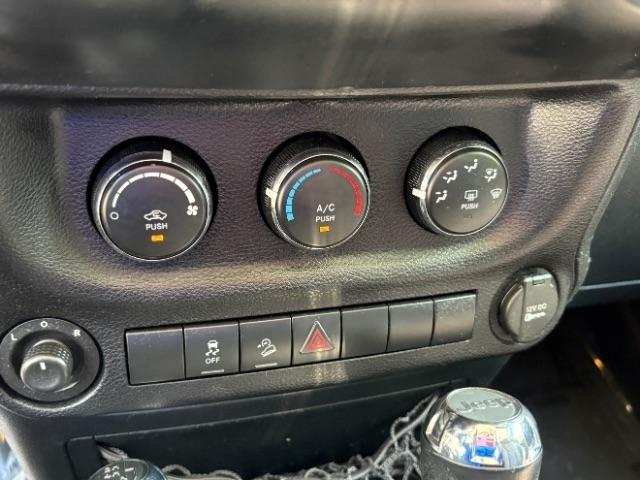 Jeep Wrangler 4WD 2dr Sport 2013