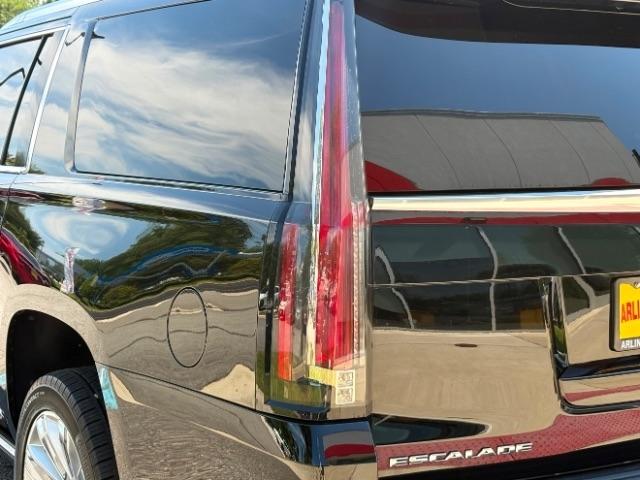 Cadillac Escalade ESV 2WD 4dr Premium 2015