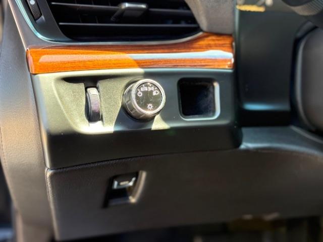 Cadillac Escalade ESV 2WD 4dr Premium 2015