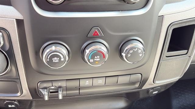 RAM 1500 Classic Tradesman 4x2 Reg Cab 8' Box 2023