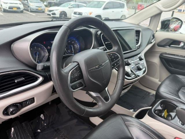 Chrysler Pacifica Touring L FWD 2022
