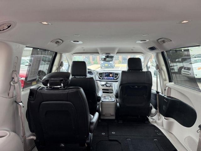 Chrysler Pacifica Touring L FWD 2022