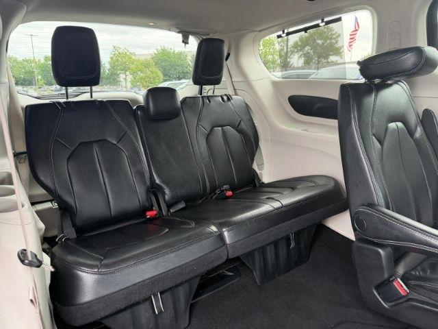 Chrysler Pacifica Touring L FWD 2022