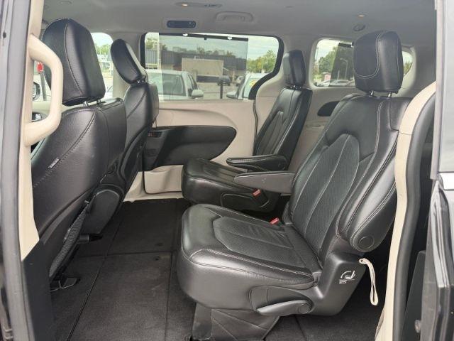 Chrysler Pacifica Touring L FWD 2022