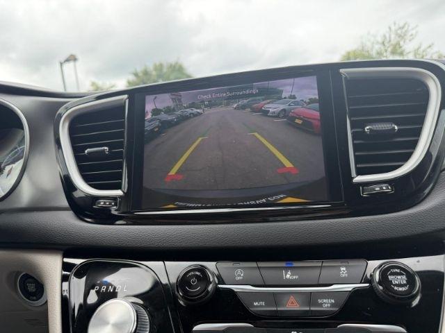 Chrysler Pacifica Touring L FWD 2022