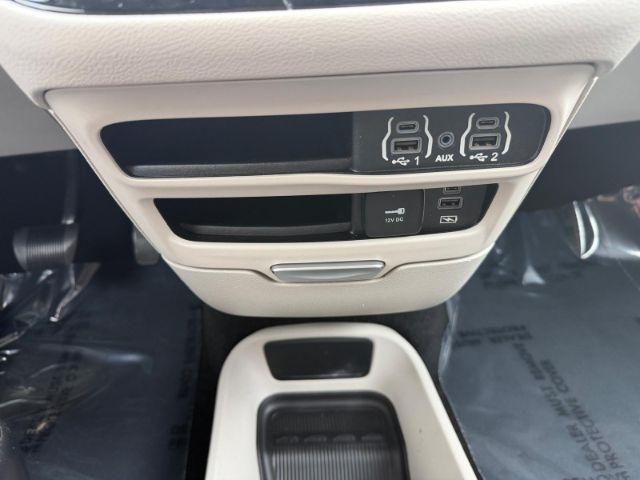 Chrysler Pacifica Touring L FWD 2022