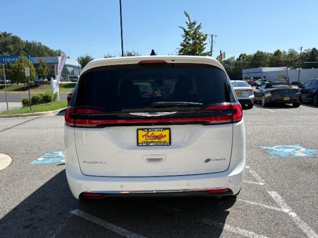 Chrysler Pacifica Hybrid Touring L FWD 2023