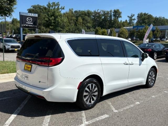 Chrysler Pacifica Hybrid Touring L FWD 2023