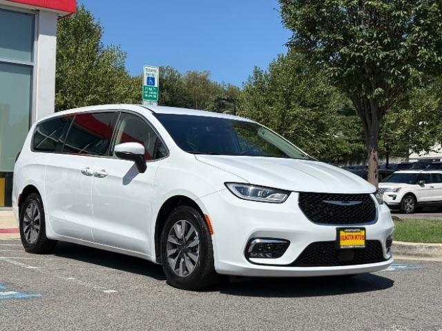 Chrysler Pacifica Hybrid Touring L FWD 2023