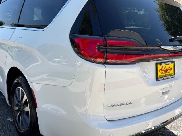Chrysler Pacifica Hybrid Touring L FWD 2023