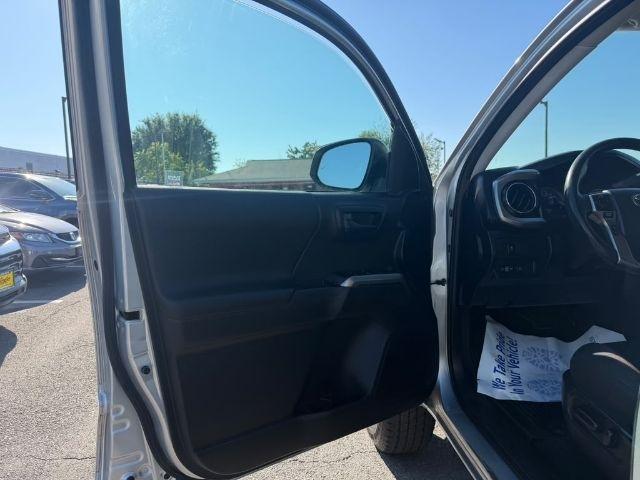 Toyota Tacoma 4WD TRD Off Road Double Cab 5' Bed V6 MT (Natl) 2023